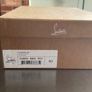 Christian Louboutin So Kate size 40 (Women’s 8) Black